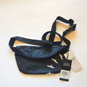 Mini Hip Pack in 'Iwa Birds